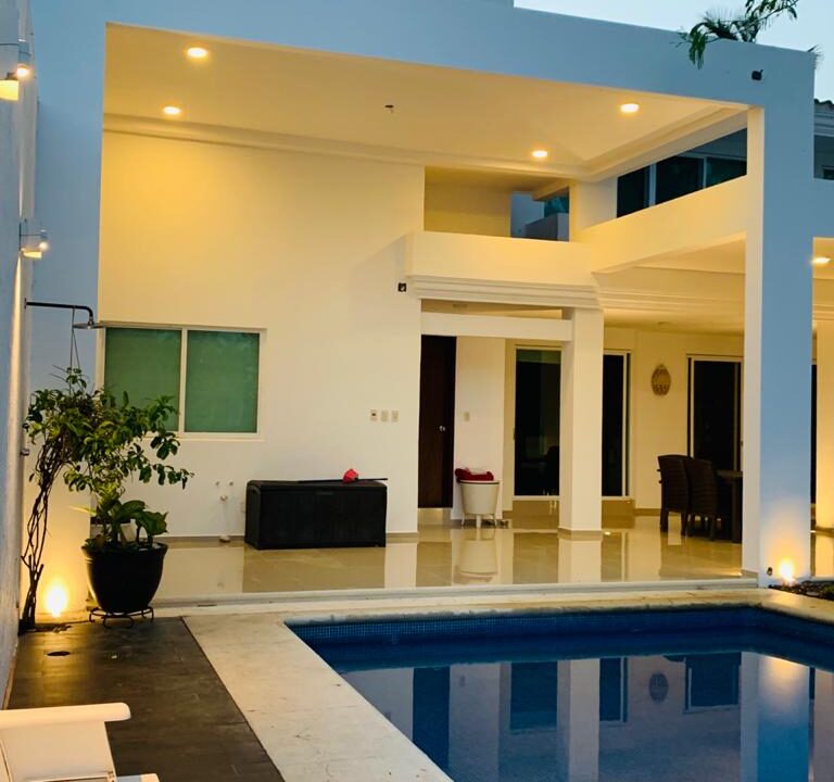 arlette-flores-vende-casa-estero-con-rio (18)