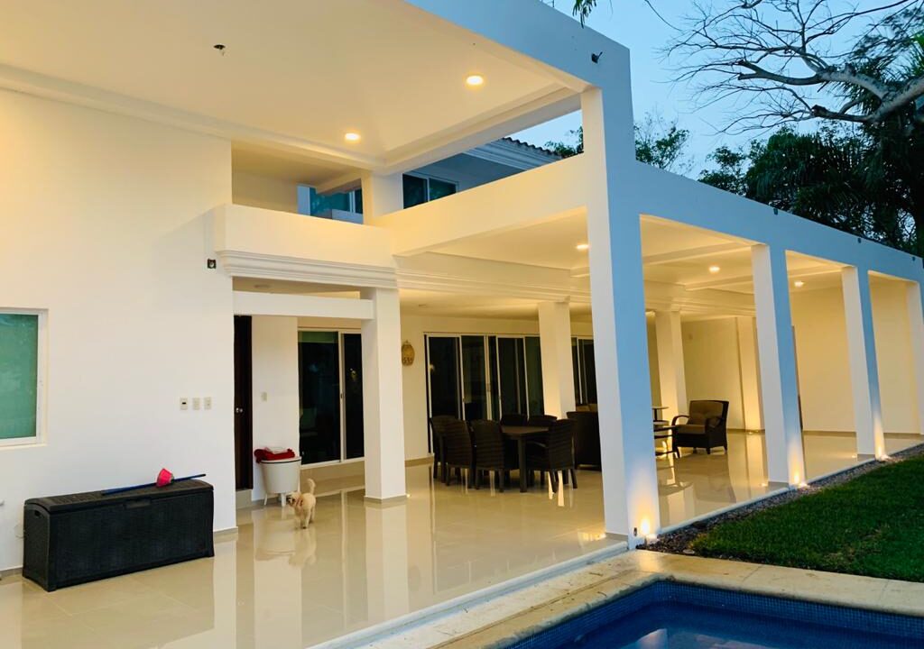 arlette-flores-vende-casa-estero-con-rio (9)