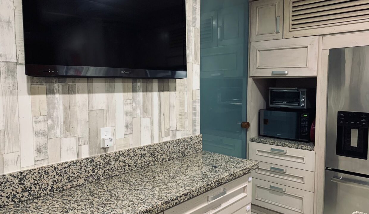television cocina sendero
