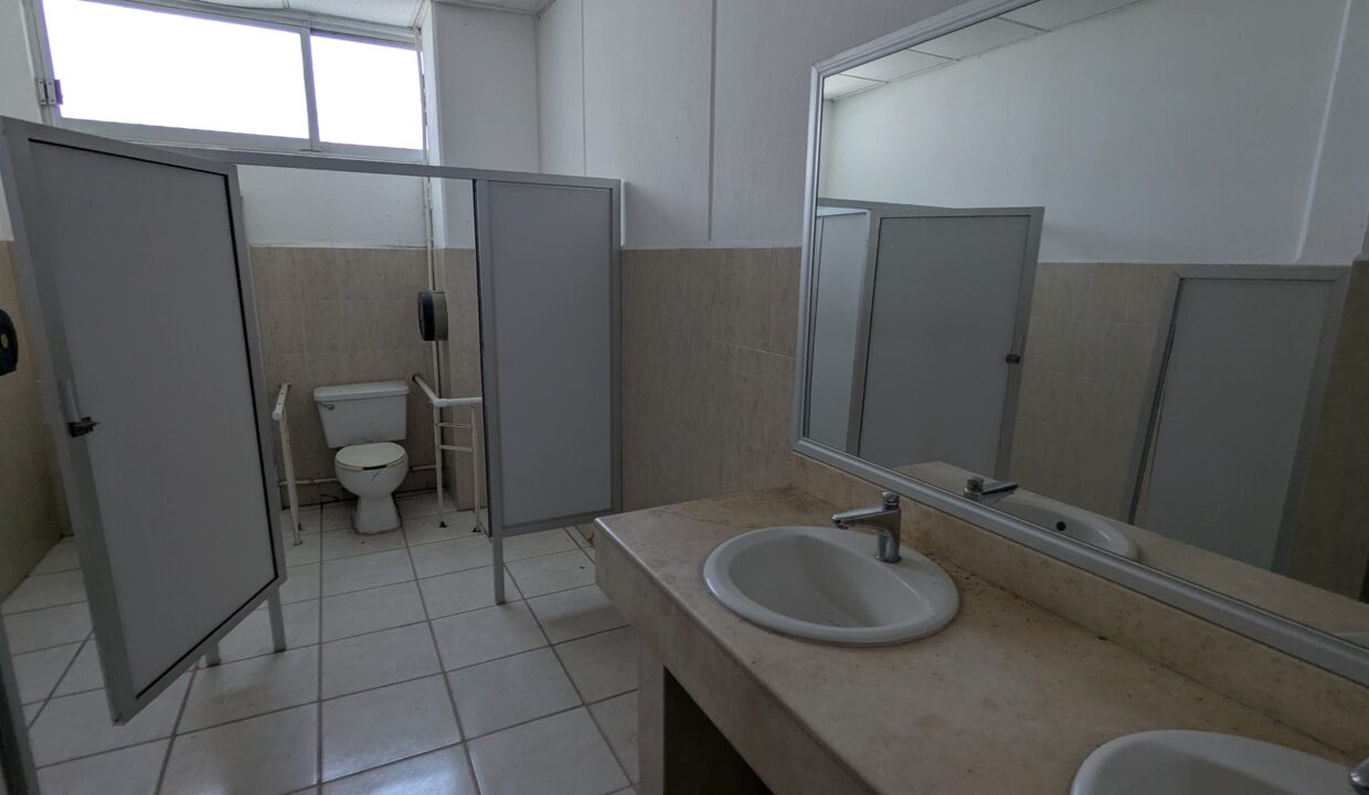 PXL_20250512_180119293